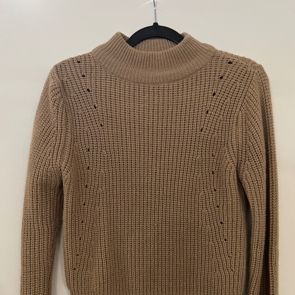 Sweater - Picture 1 of 2